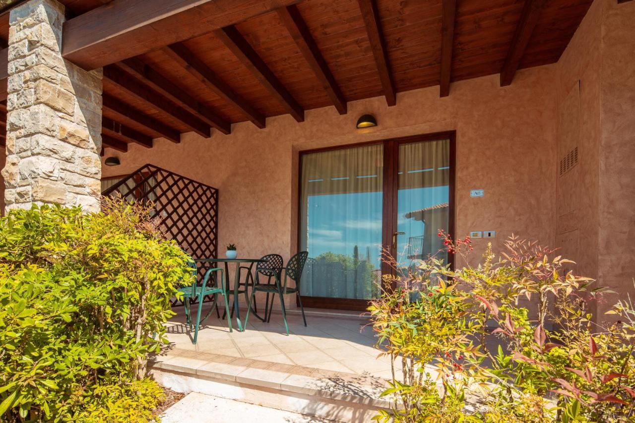 Domina Borgo Degli Ulivi - Garda Lake Gardone Riviera Exterior photo