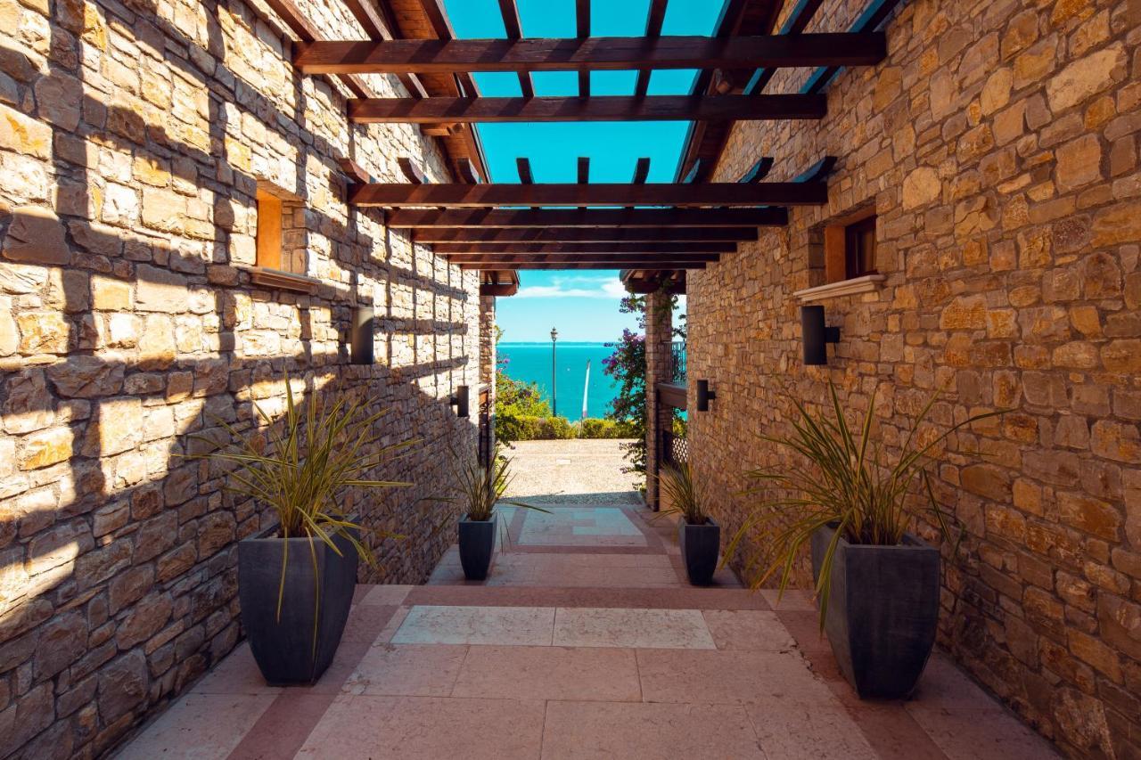 Domina Borgo Degli Ulivi - Garda Lake Gardone Riviera Exterior photo