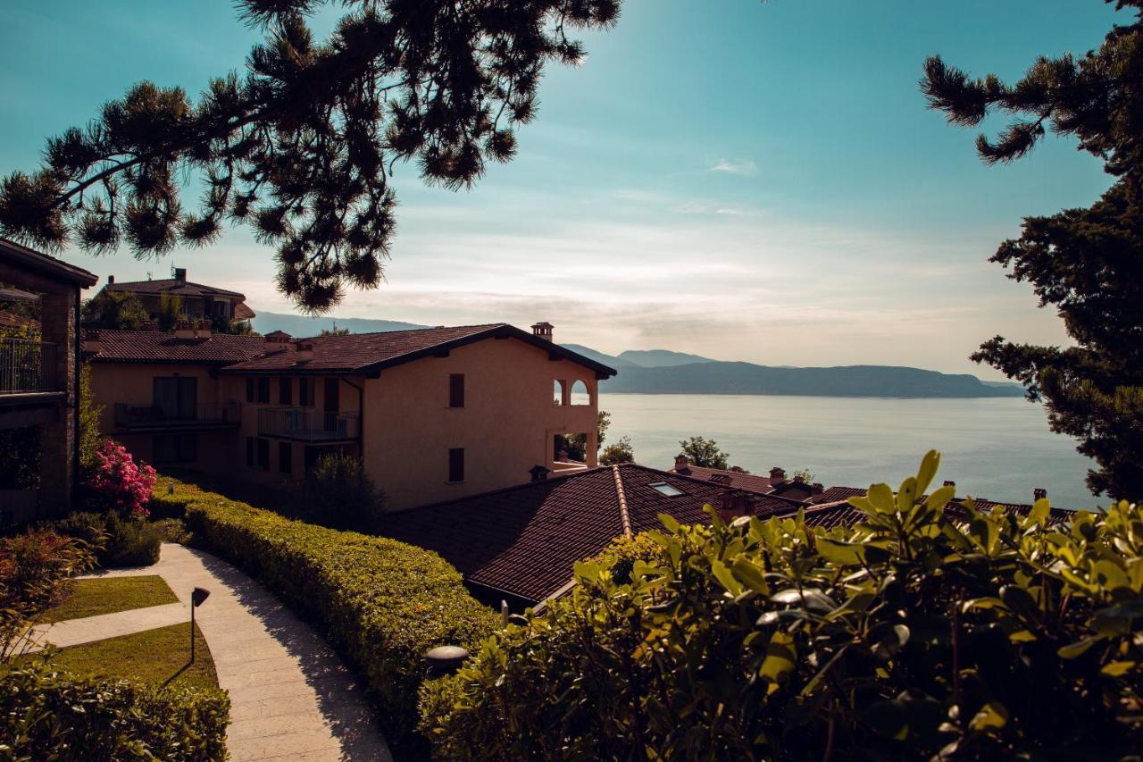 Domina Borgo Degli Ulivi - Garda Lake Gardone Riviera Exterior photo