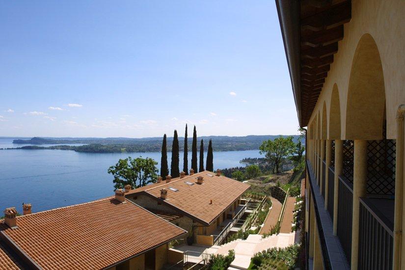 Domina Borgo Degli Ulivi - Garda Lake Gardone Riviera Exterior photo