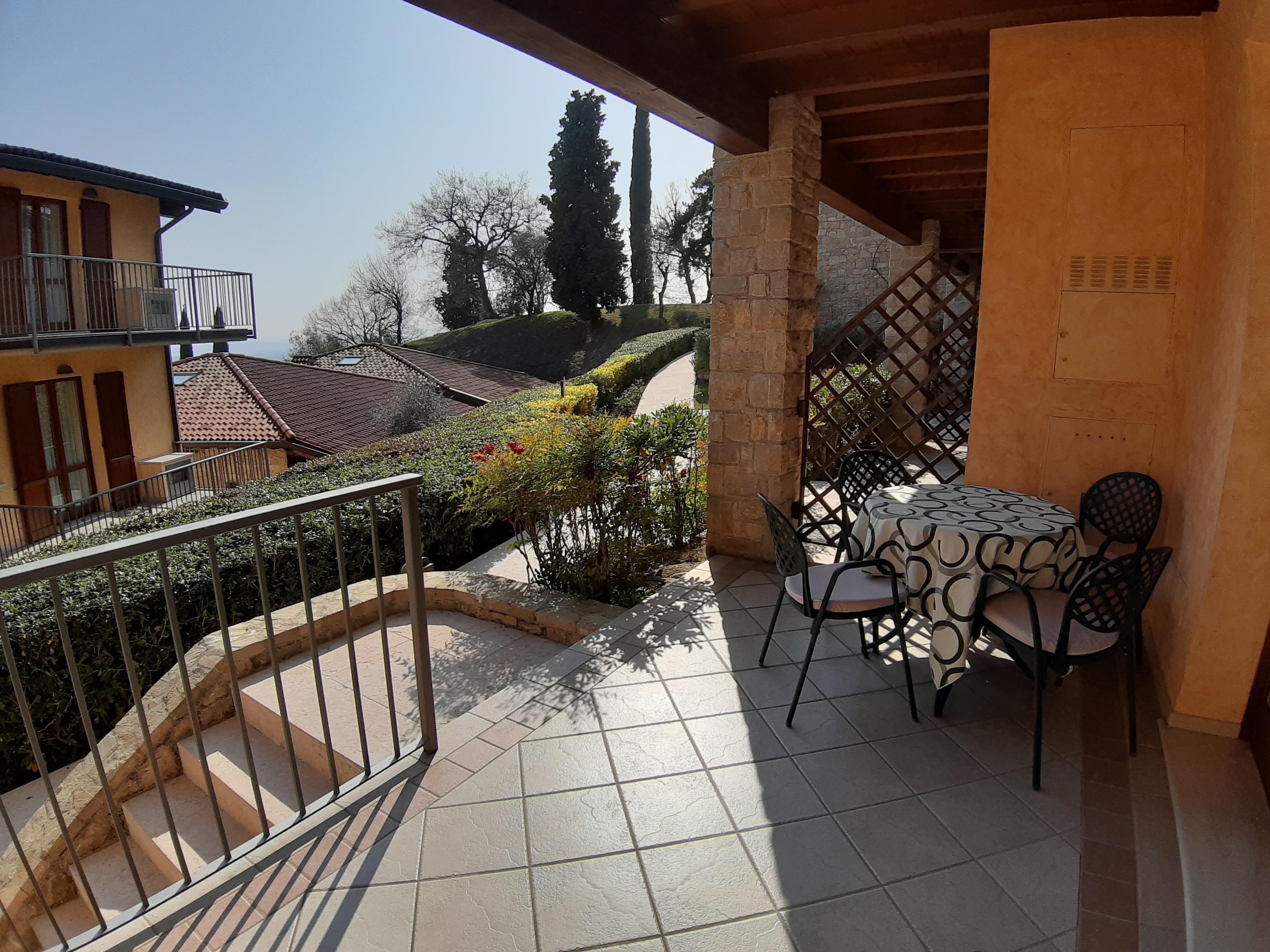 Domina Borgo Degli Ulivi - Garda Lake Gardone Riviera Exterior photo